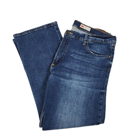 Wrangler Men's Relaxed Bootcut Premium Quality Jeans 36x30 - Picture 1 of 8